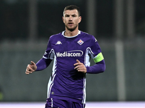 Džeko se pozdravio sa Fiorentinom: Bosanac posle 15 godina ponovo u Nemačkoj