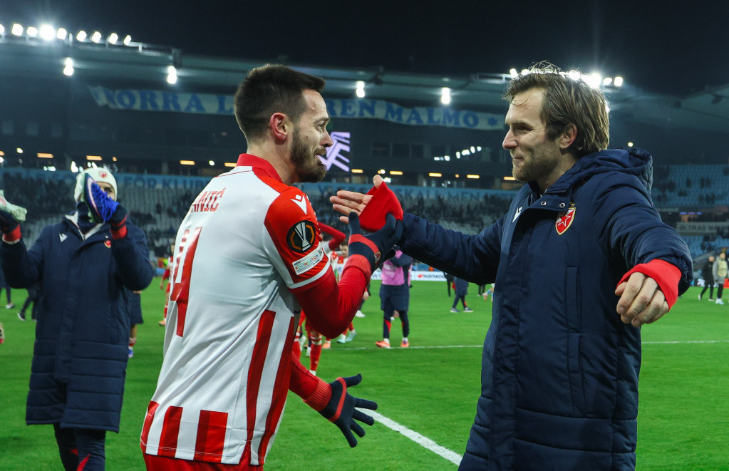 Zagrljaj dvojice kapitena Mirka Ivanića i Aleksandra Kataija