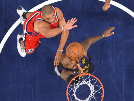 (VIDEO) Luda utakmica u Los Anđelesu: Klipersi bolji od Lejkersa, Lenard ućutkao Lerbrona i Dončića