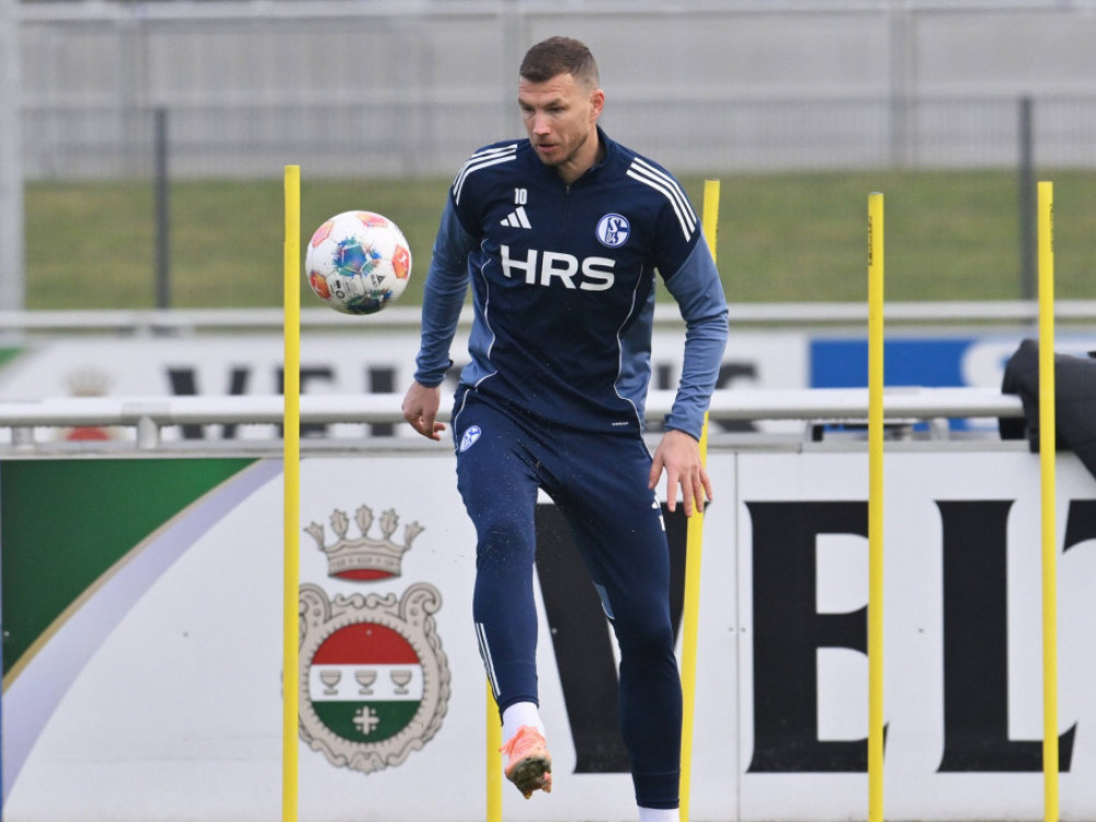 Edin Džeko, fudbaler iz BiH, na treninzima Šalkea