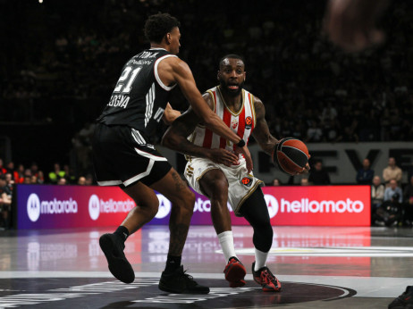 (UŽIVO, VIDEO) Virtus - Crvena zvezda (3/4): Crveno-beli ponovo u vođstvu, aktivacija Miler Mekintajera