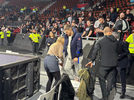 (VIDEO) Povreda Vanje Marinkovića: Kapiten na štakama tu da isprati svoj tim do pobede