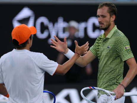 Tijen izbacio Medvedeva sa AO: Zverev i De Minor u četvrtfinalu