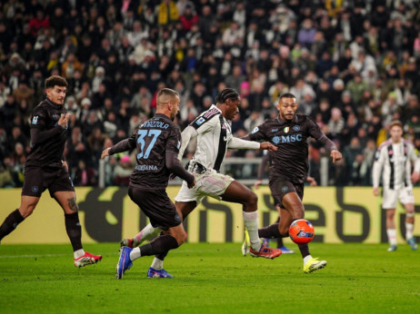 Juventus zaboravio Kaljari i "recnuo" Napoli: Kostić i društvo "trojkom" po šampionu