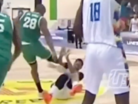 (VIDEO) Ozbiljan skandal u Dubaiju: Košarkaš šutirao protivnika dok je bio na parketu