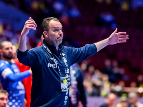 Trener Hrvatske udario na EHF: Oni su kao 'fast-fud' - Ne mare za kvalitet; Ubacili su nas u bus kao piletinu