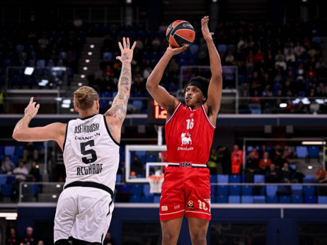 (UŽIVO) Olimpija - Partizan (2/4): "Manekeni" polako beže...