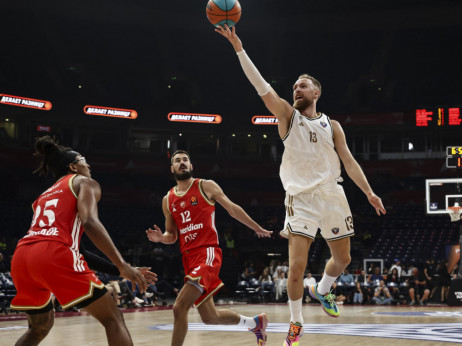 (UŽIVO) Crvena zvezda - Dubai: Vreme je da se napadne plej-of