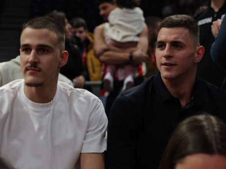 (FOTO) Evo ko je sve došao da podrži košarkaše Zvezde: Od zlatnih vaterpolista do fudbalera