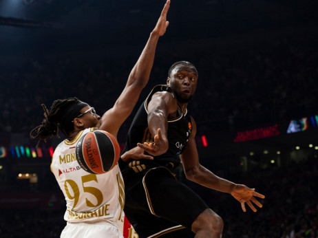 (UŽIVO/VIDEO) Crvena zvezda - Dubai (2/4): Zvezda izgubila 20 poena prednosti...