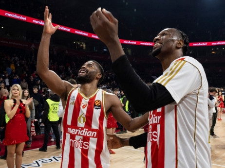 (VIDEO) Džered "Krosover" Batler i Ebuka "MVP" Izundu - dokaz da od viška glava ne boli