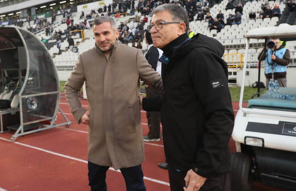 Nenad Stojaković i Takis Lemonis pre meča