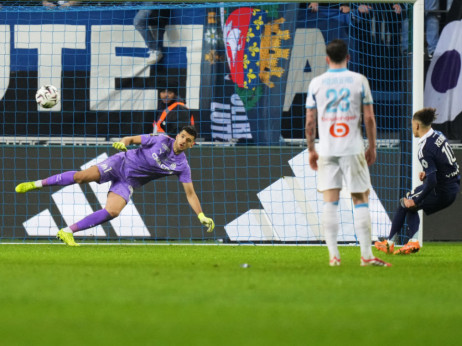 (VIDEO) Novi šok za Marsej! Prvo Benfika, pa sada Pariz - golman skrivio penal u nadoknadi