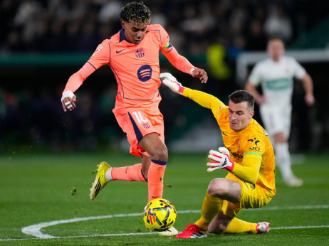 Elče pretio, Barselona rutinski koristila kontre i slavila