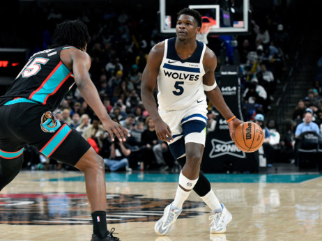 (VIDEO) Edvards briljirao, Timbervulvsi nastavili niz četvrtom uzastopnom pobedom