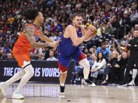 (VIDEO) Genijalno dodavanje Jokića kroz gužvu ponovo dokazuje da je najbolji na planeti