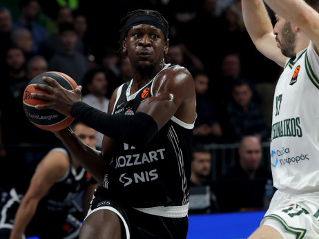 (UŽIVO) Partizan - PAO: Dvocifrena prednost "valjka" na poluvremenu, Grci u problemu!