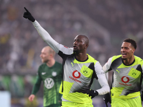 (VIDEO) Štutgart pao u Hamburgu: Girasi u finišu slomio Volfsburg