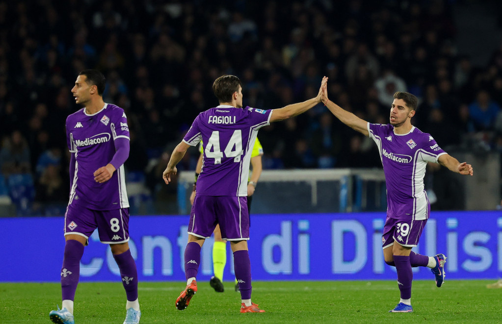 Manoru Solomonu čestitaju na golu