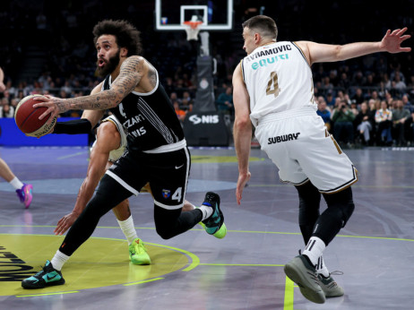 (UŽIVO) Partizan - Dubai: Beograđani pola deonice bez koša iz igre, preokret gostiju!