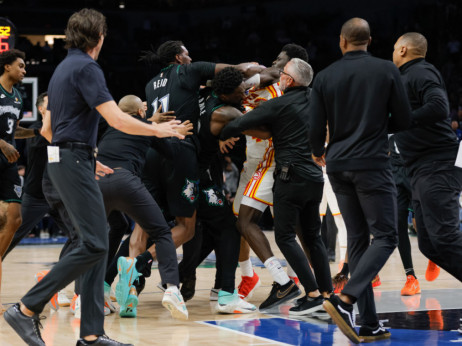 (VIDEO) Još jedna tuča u NBA ligi: Bivši centar Partizan izvukao najdeblji kraj