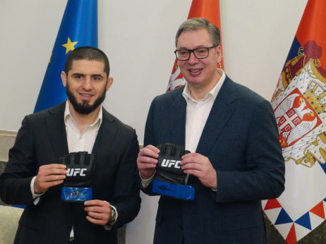 Predsednik Vučić sa MMA borcem Mahačevim o značaju sporta kao temelja zdravog društva