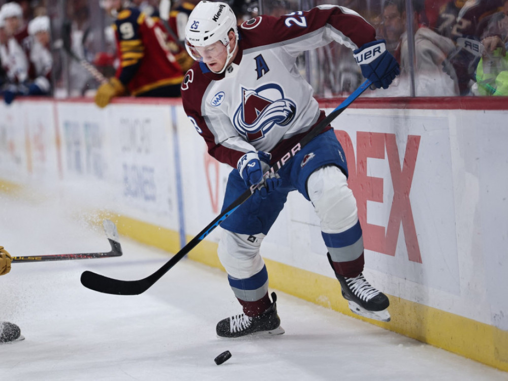 Najtan Mekinon, hokejaš Kolorada