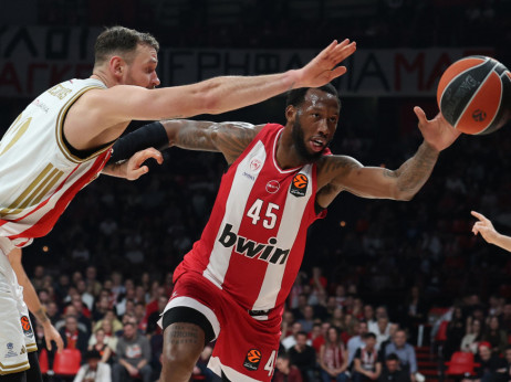 (UŽIVO): 3/4 Olimpijakos - Crvena zvezda: Olimpijakos se ponovo odvojio