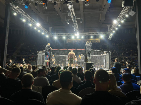 (UŽIVO) BRAVE 104: Todorović i Mićović slavili davljenjem u prvoj rundi!