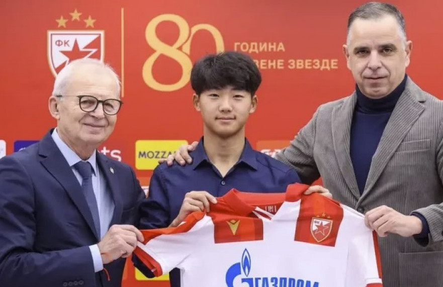 Van Sjang, fudbaler kadeta Crvena zvezde