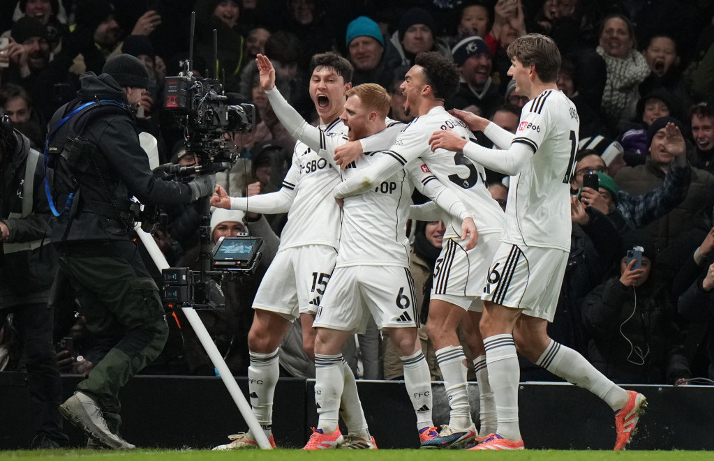 Herison Rid slavi sa igračima Fulama