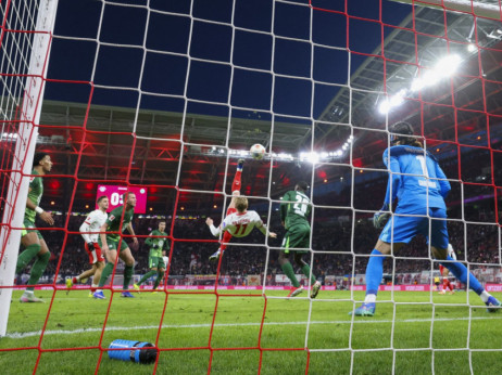 (VIDEO) Volfzburg stigao do remija: Golman Grabara briljirao, pa nestvarnom greškom častio Lajpcig golom!