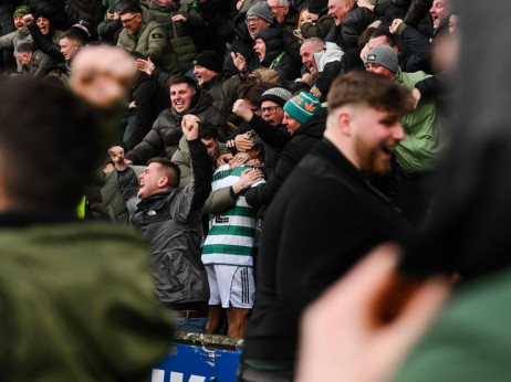Ludilo na "Ragbi Parku": Arauho pogodio za pobedu i popeo se na tribinu!