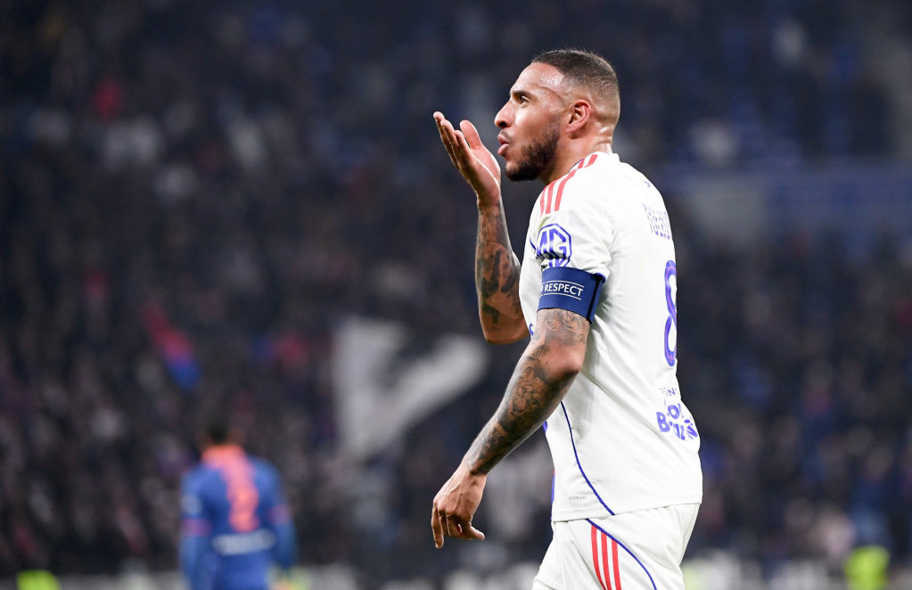 Korentin Toliso šalje poljupce posle gola