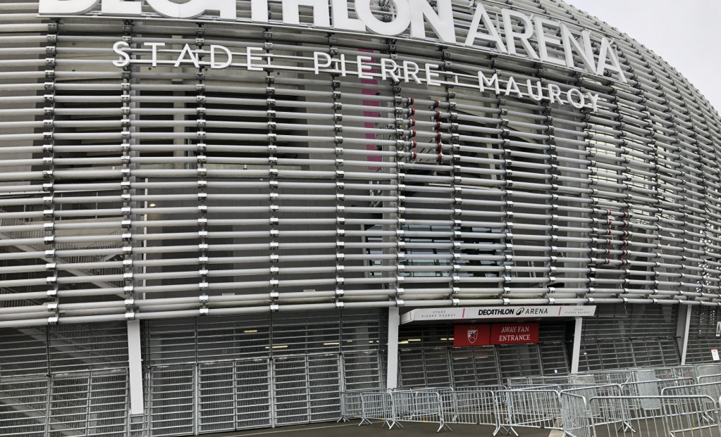 Gostujuća navijačka tribina na stadionu Pjer Moro