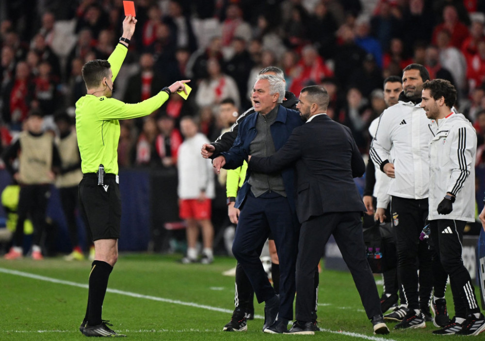 Žoze Murinjo dobija crveni karton