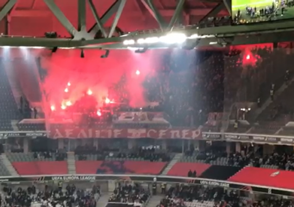 (VIDEO) Bakljada "delija" kao vetar u leđa protiv Lila: Pesma traje od početka