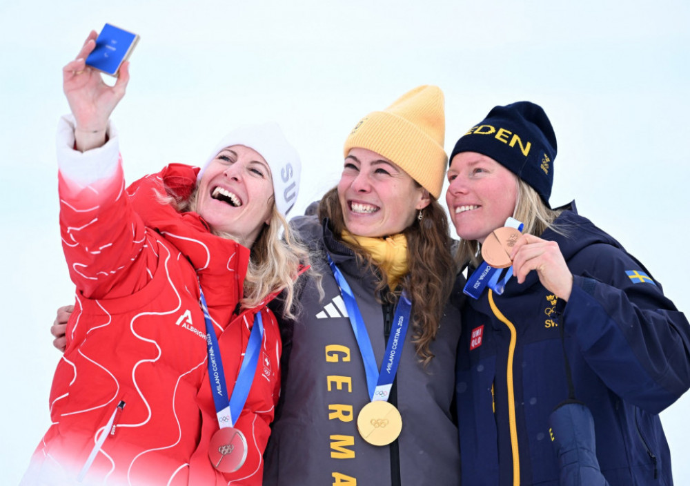 Danijela Majer, nemačka skijašica, u društvu osvajačica drugih odličja