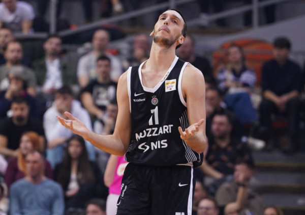 (UŽIVO, VIDEO) Partizan - Mega: Prekid zbog nesportskog navijanja!