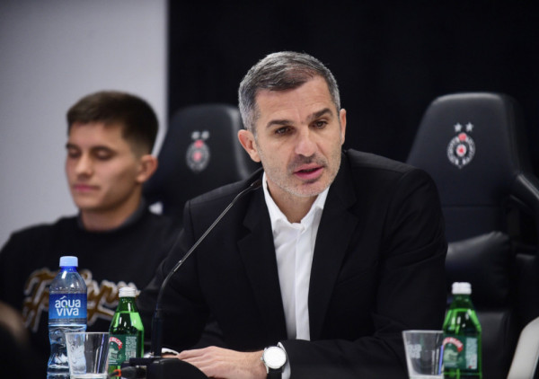 Sad je stvarno: Partizan smenio Nenada Stojakovića