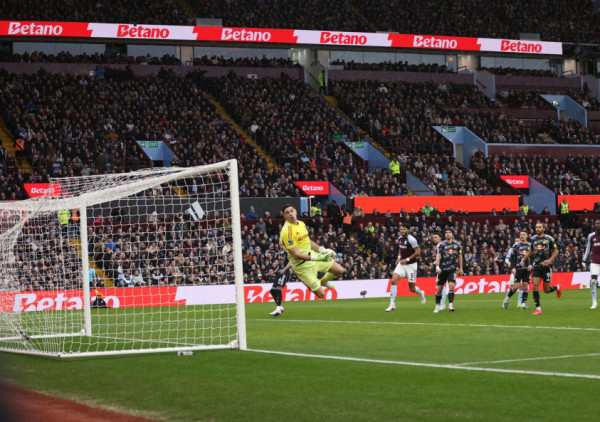 (VIDEO) Stahova lepotica nije bila dovoljna da "ukroti lava": Barnli nasamario Čelsi na "Stamford Bridžu"