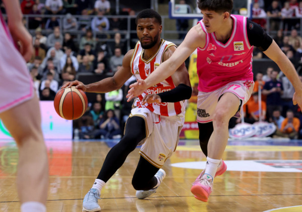 (UŽIVO, VIDEO) Crvena zvezda - Mega (2/4): Dinamična košarka u dvorani "Čair"