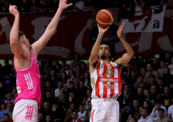 (UŽIVO, VIDEO) Crvena zvezda - Mega (4/4): Crveno-beli neumoljivi sa distance - titula na vidiku!