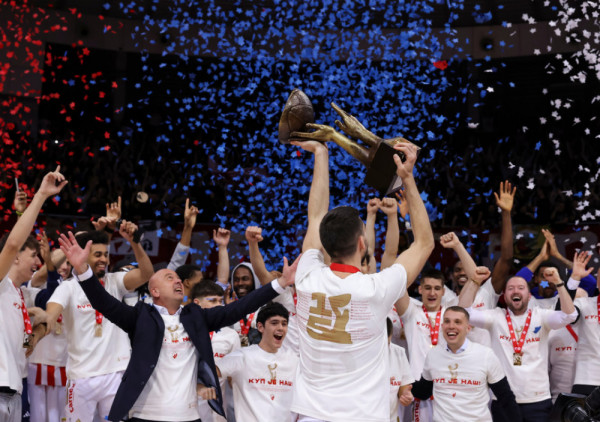 Zvezda podigla pehar najbolje ekipe Mozzart Kupa Radivoja Koraća