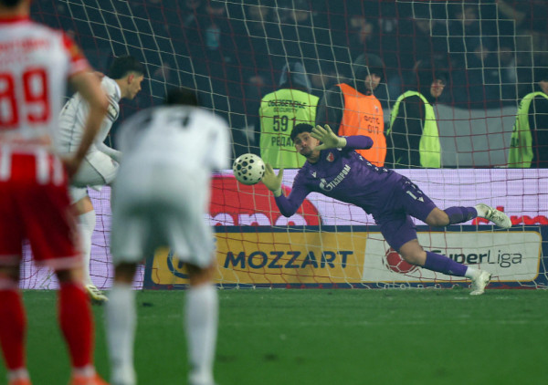 (VIDEO) Poništen gol Partizana: Vukotić promašio penal, Kostić ušao ranije u šesnaesterac?!