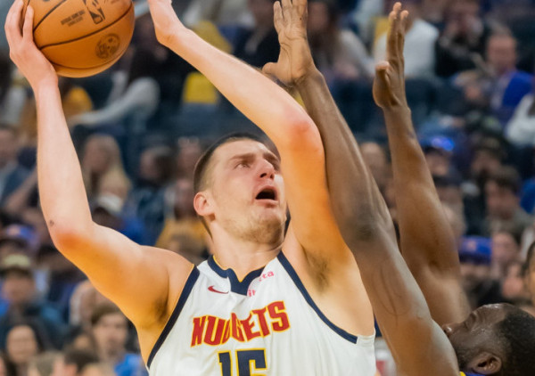 (VIDEO) Jokić se šali na Ol-staru, ali u Ligi... Nema šale: Vrhunska partija Srbina začinjena 185. "monsturoznim tripl dablom", ne i pobedom