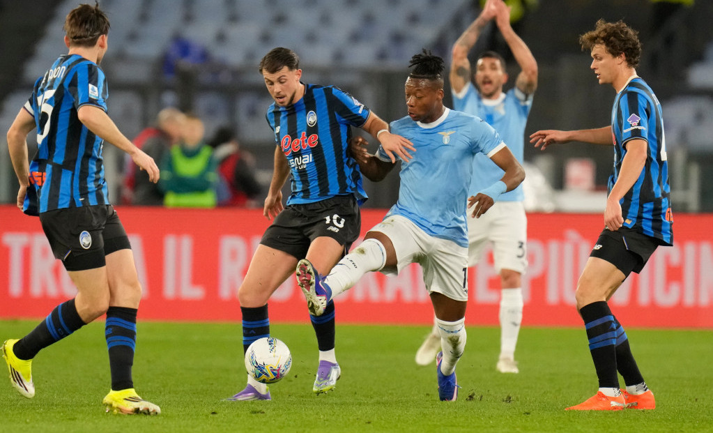 Lazar Samardžić u duelu sa Noslinom