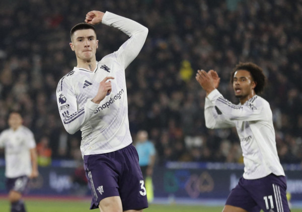 Šeško je Mančesterov "džoker sa klupe": Junajted slavio na "Hil Dikinsonu"