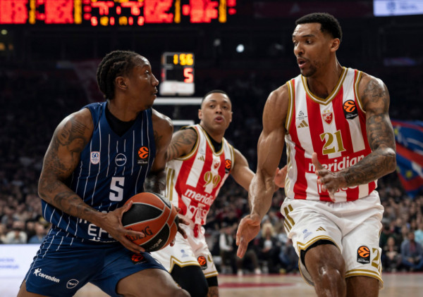 (UŽIVO, VIDEO) Crvena zvezda - Efes (4/4): Čeka nas velika borba u poslednjem kvartalu