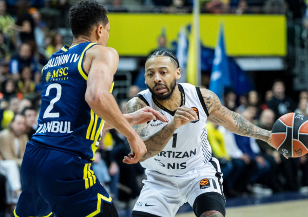 Sjajni Karlik Džons promašio produžetak, crno-beli pali u drami od šampiona Evrolige